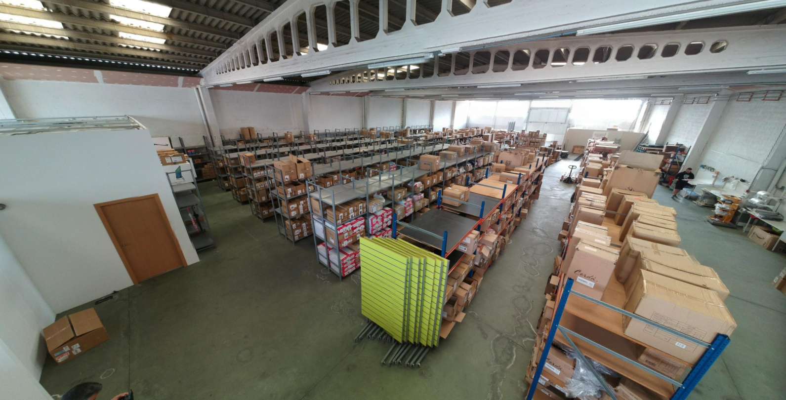 industrial premises to rent carballo